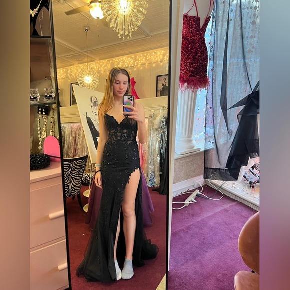 La Femme Black Prom Dress - Picture 3 of 4